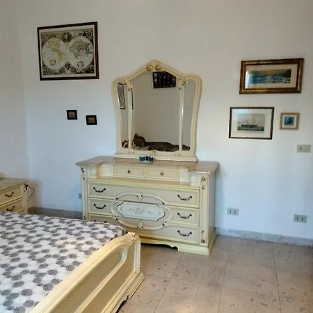 La Caletta: *